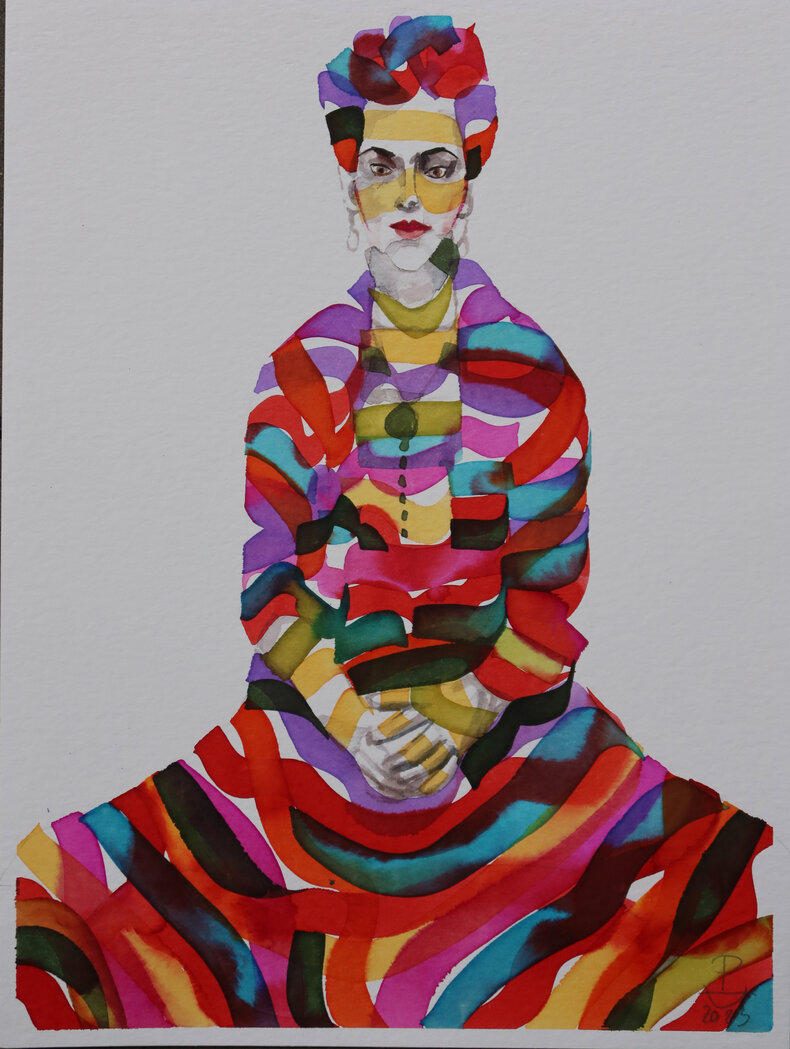 Frida w sukience w ciepłych barwach